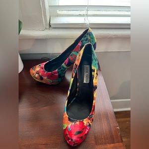 Steve Madden floral high heels size 9